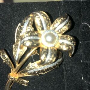Vintage Gold and Silver Floral Brooch